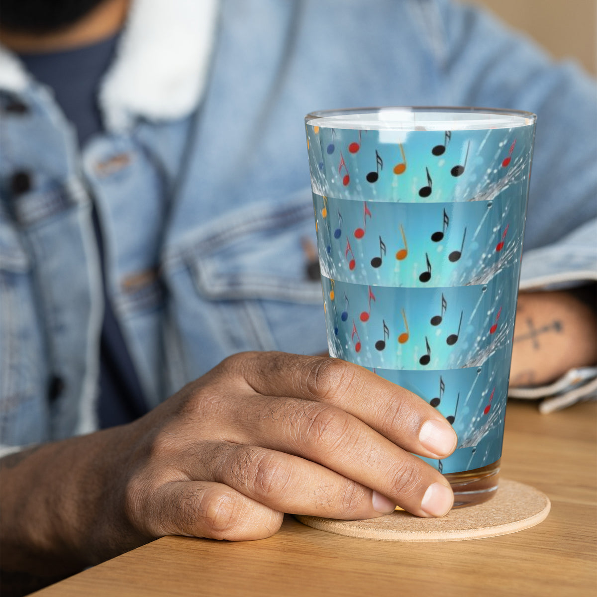 Shaker pint glass